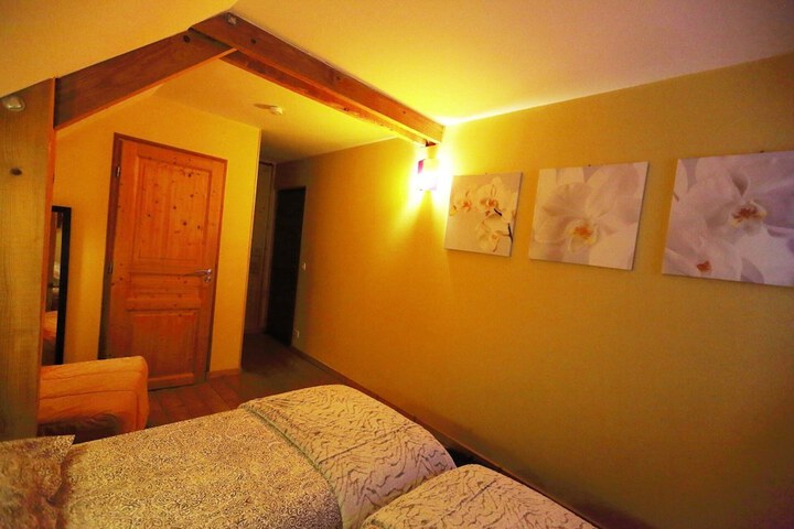 Room 5 of 60
