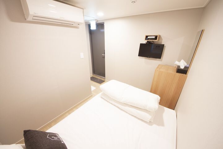 Room 7 of 44