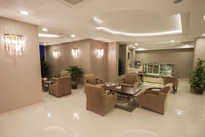 Entrance & Lobby