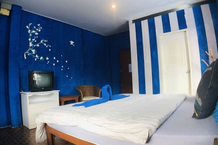 Room 13 of 108