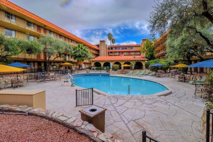 Pool 15 of 26