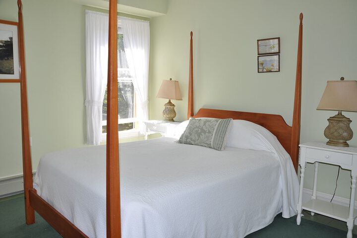 Room 6 of 15