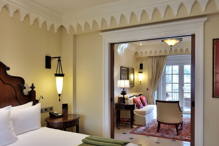 Room 25 of 118
