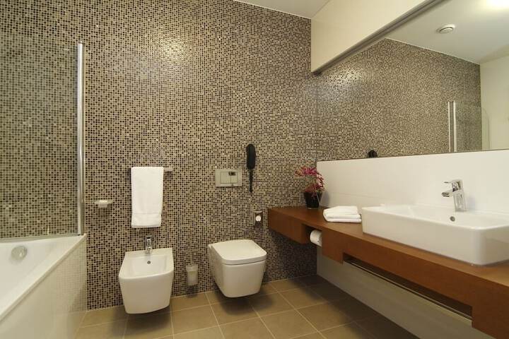 Room 15 of 48