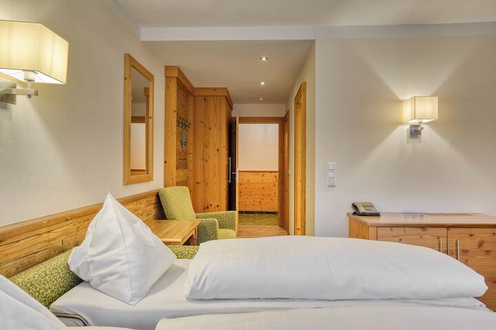 Room 42 of 171