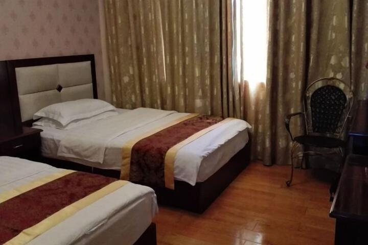 Room 13 of 23