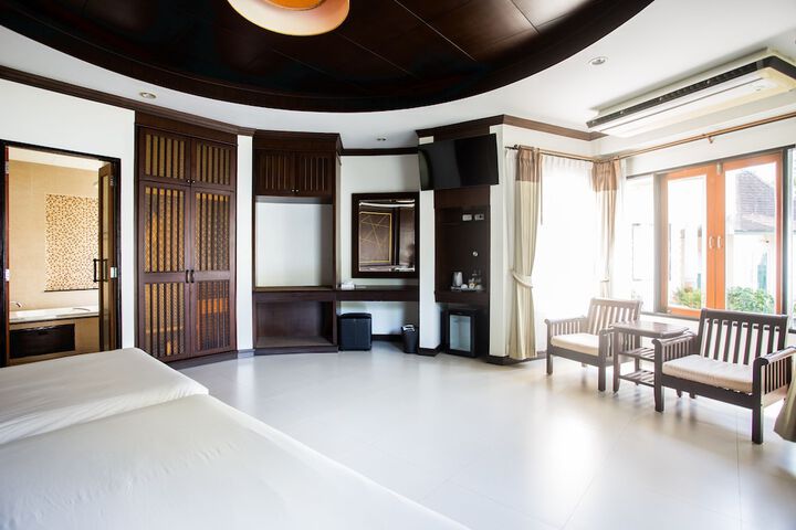Room 13 of 61