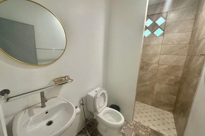 Room 5 of 7