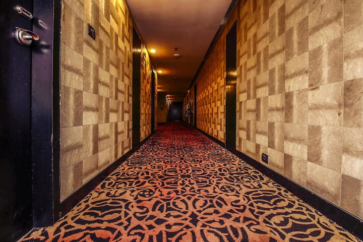 Ballroom/Hall 30 of 34