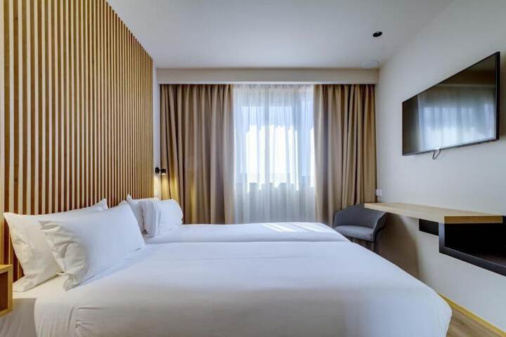 Room 5 of 30