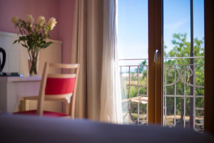 Room 14 of 37