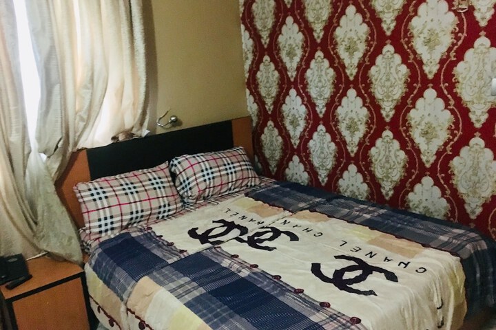 Room 10 of 28