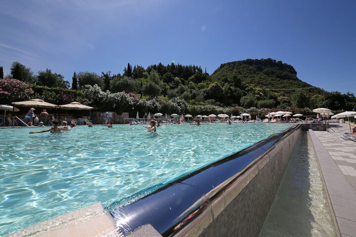Pool 20 of 68
