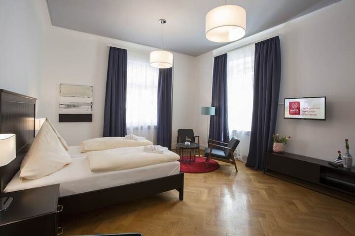 Room 21 of 32