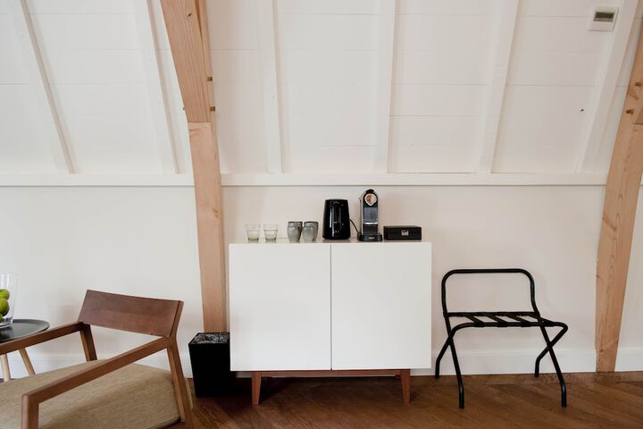 Room 10 of 56