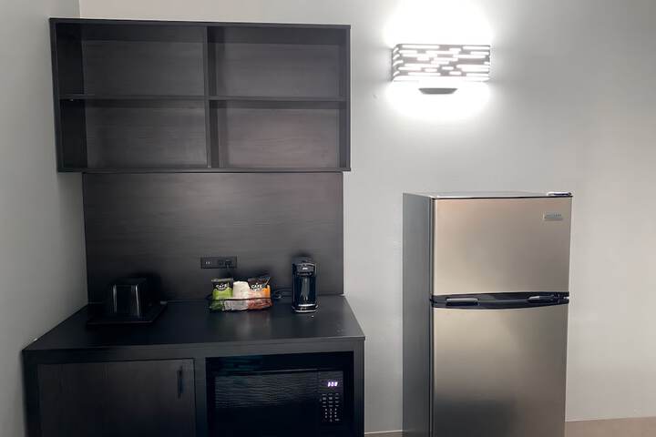 Room 5 of 8
