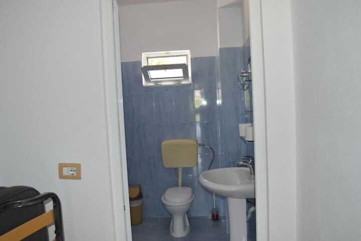 Room 73 of 85
