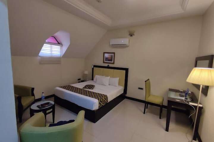 Room 5 of 59