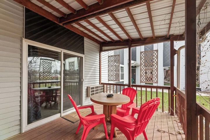 Terrace/Patio 11 of 17