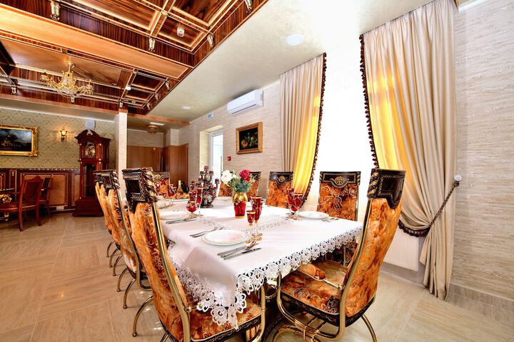 Dining 103 of 144
