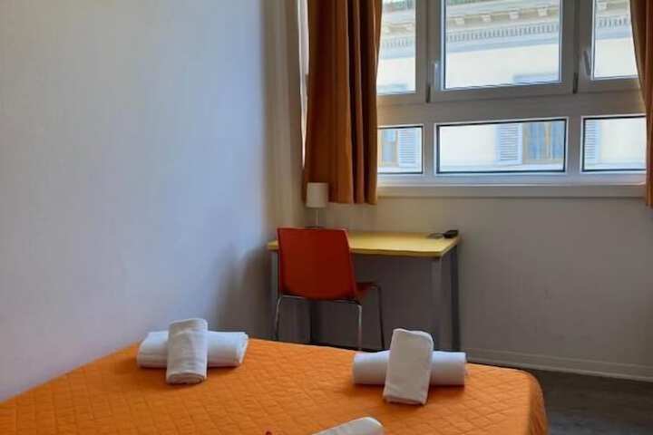 Room 5 of 15