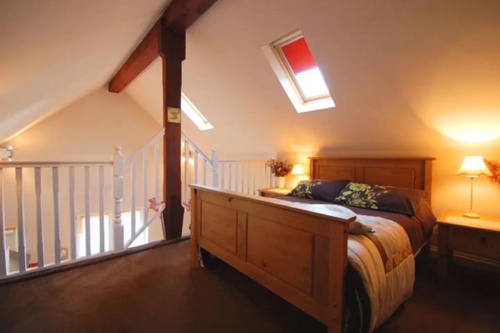 Room 5 of 6