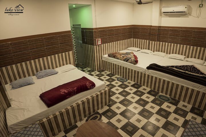 Room 4 of 13