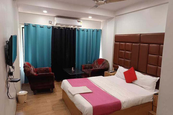 Room 3 of 17