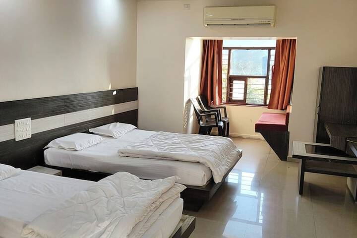 Room 37 of 124