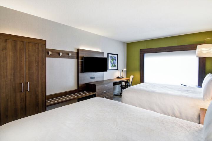 Room 25 of 63