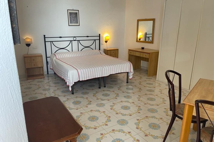 Room 7 of 19