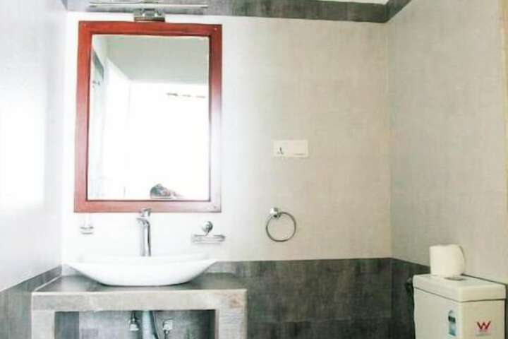 Room 13 of 20