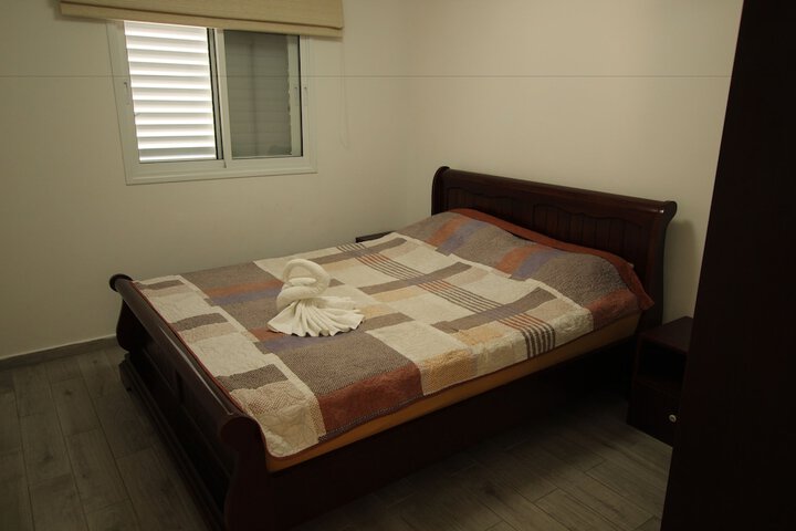 Room 3 of 37