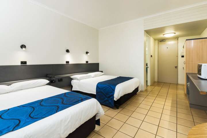 Room 6 of 35