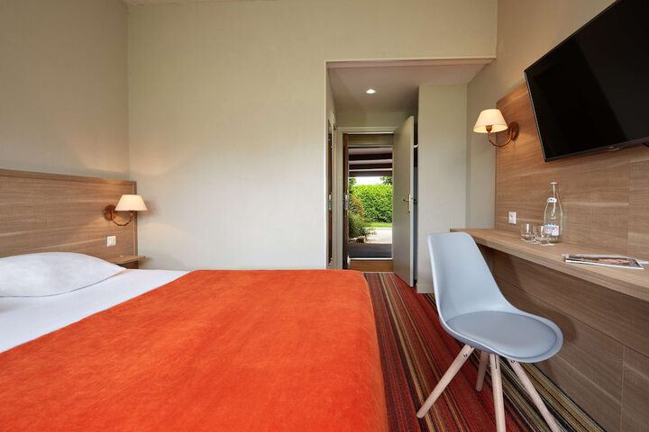 Room 13 of 91