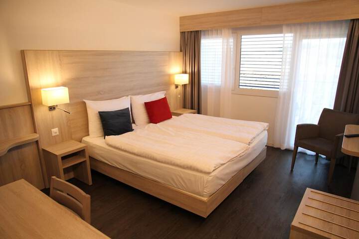 Room 15 of 53