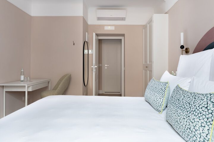 Room 19 of 71