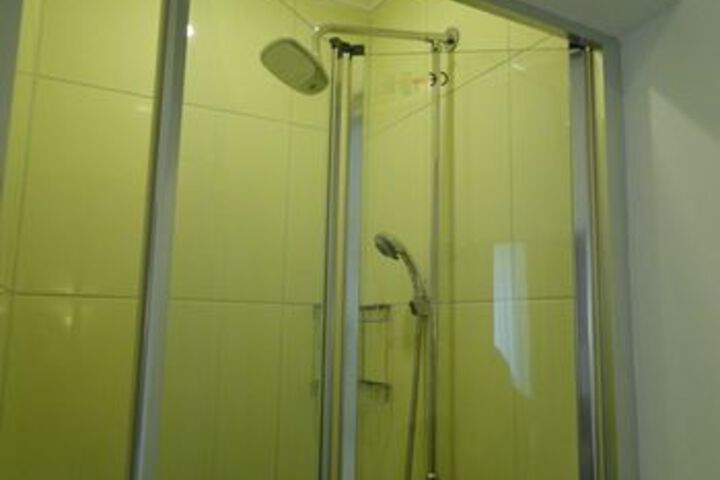 Room 10 of 103