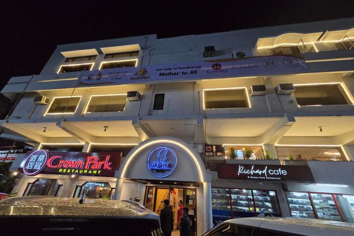 Photo of Crown Hotel