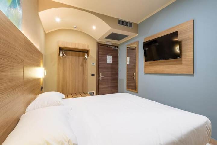 Room 15 of 30