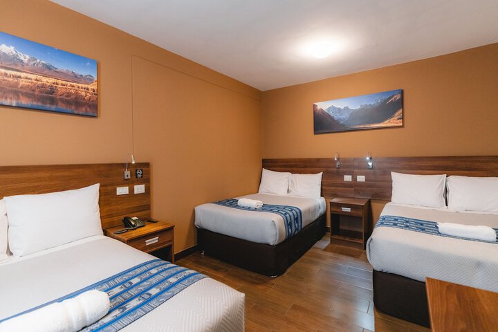 Room 4 of 10