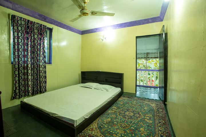 Room 3 of 38