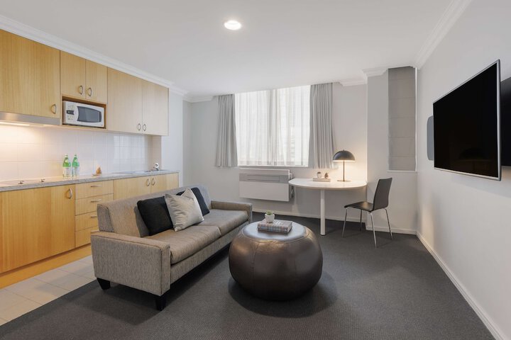 Room 3 of 37