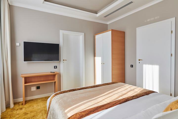 Room 12 of 45