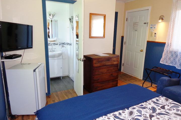 Room 32 of 66