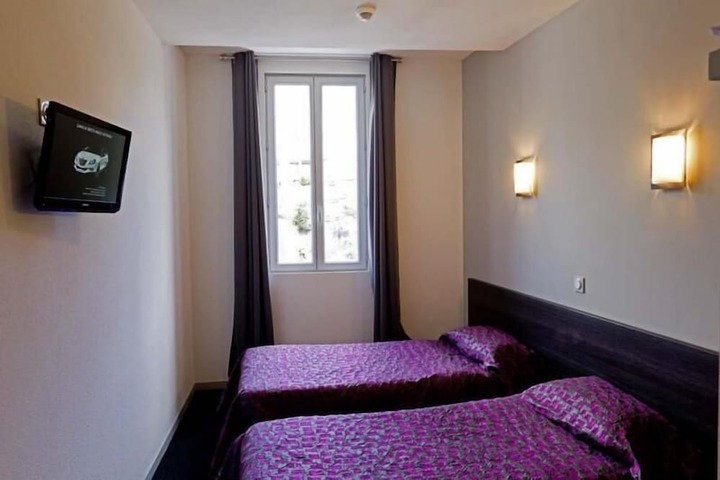 Room 11 of 45