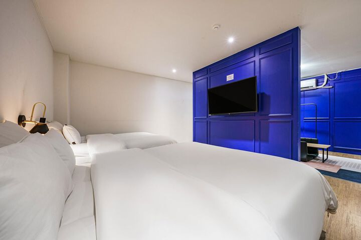 Room 75 of 82