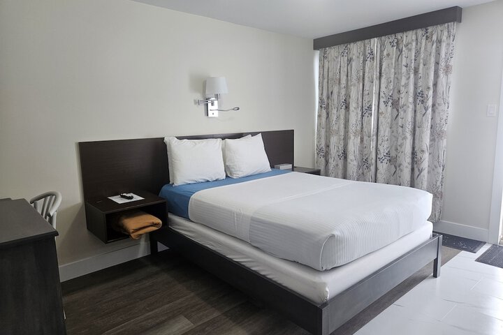 2 Queen Beds (9 of 14)