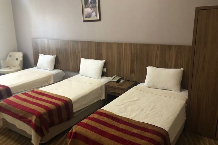 Room 13 of 44