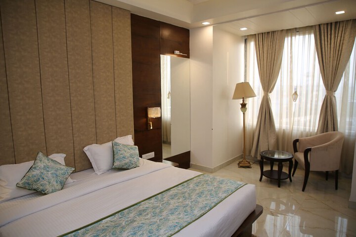 Room 7 of 28